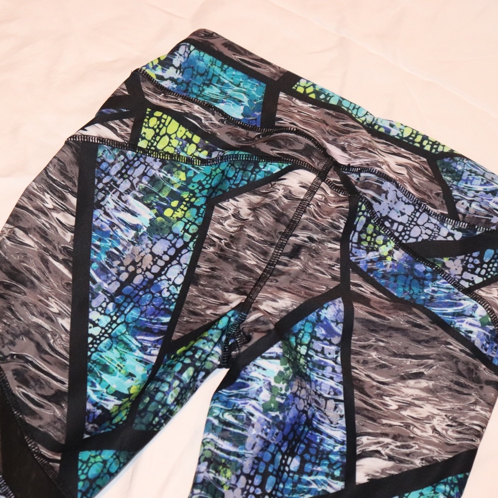 Colorful Legging Capris - Picture 5 of 5